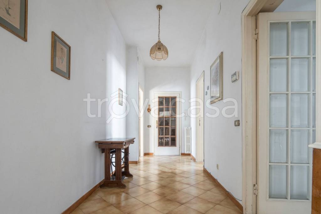 appartamento in vendita a Massa in zona Centro Storico