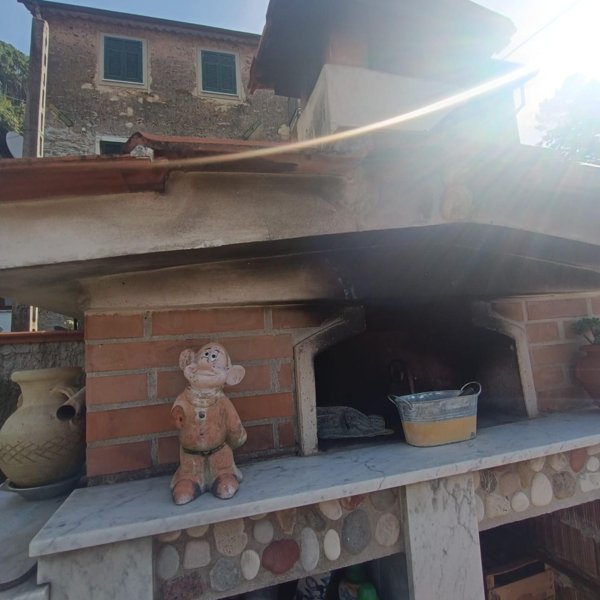 appartamento in vendita a Massa in zona Casette