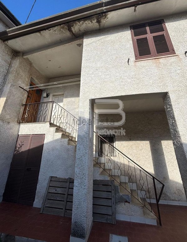 casa indipendente in vendita a Massa in zona Quercioli