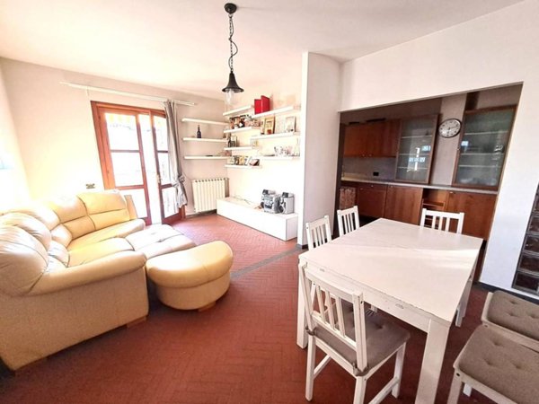 appartamento in vendita a Massa in zona Marina di Massa