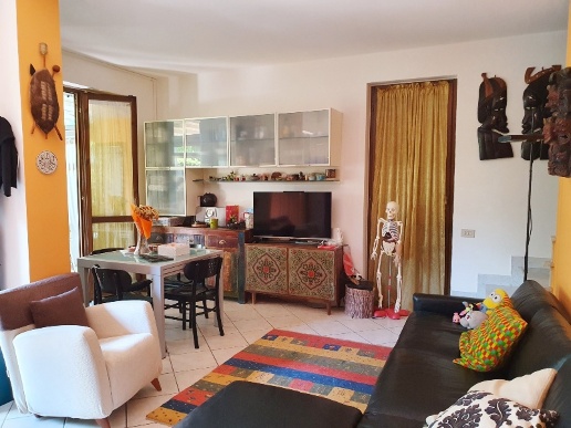 casa indipendente in vendita a Massa in zona Marina di Massa