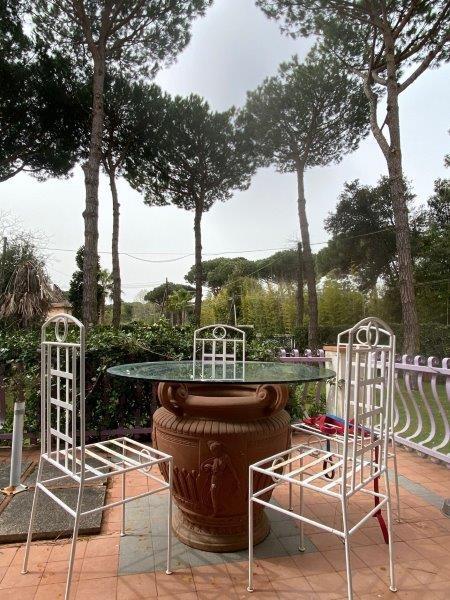 casa indipendente in vendita a Massa in zona Marina dei Ronchi