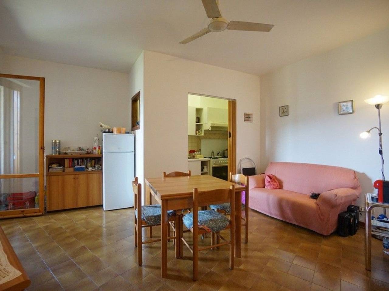 appartamento in vendita a Massa in zona Marina dei Ronchi