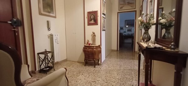 appartamento in vendita a Massa in zona Centro Storico