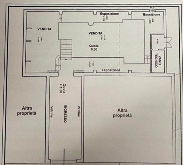 locale commerciale in vendita a Massa in zona Centro Storico