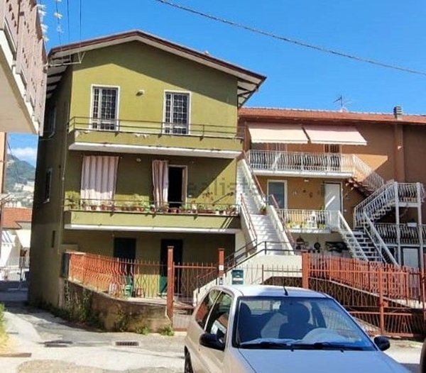 appartamento in vendita a Massa in zona Centro Storico