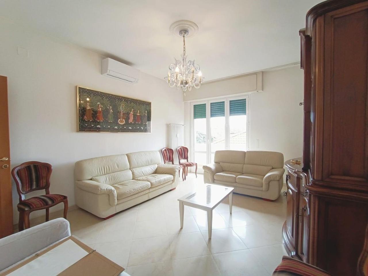 appartamento in vendita a Massa in zona Centro Storico