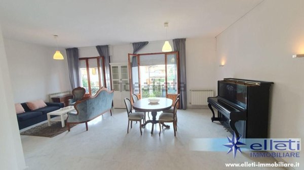 appartamento in vendita a Massa in zona Marina dei Ronchi
