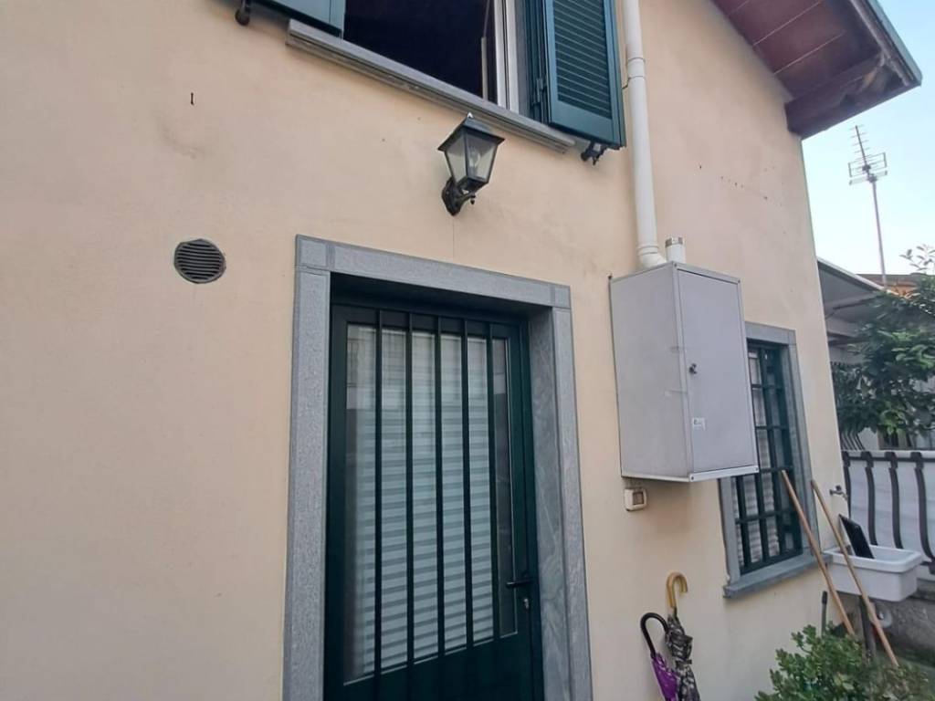 casa indipendente in vendita a Massa in zona Marina di Massa