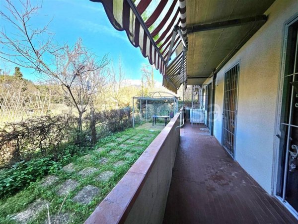 appartamento in vendita a Massa in zona Marina di Massa