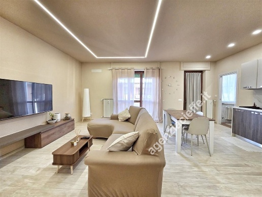 appartamento in vendita a Massa in zona Centro Storico