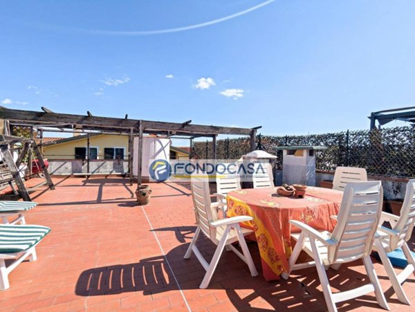 appartamento in vendita a Massa in zona Marina di Massa