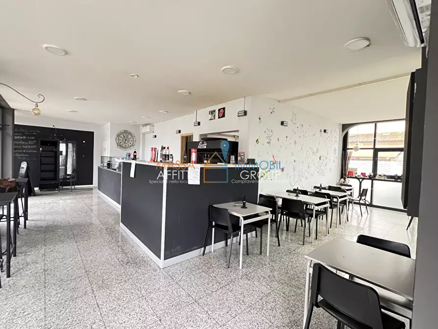 negozio in vendita a Massa