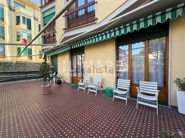 appartamento in vendita a Massa in zona Marina di Massa