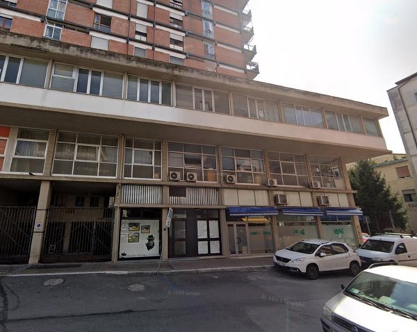 negozio in vendita a Massa