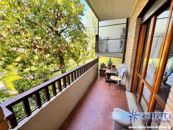 appartamento in vendita a Massa in zona Marina dei Ronchi