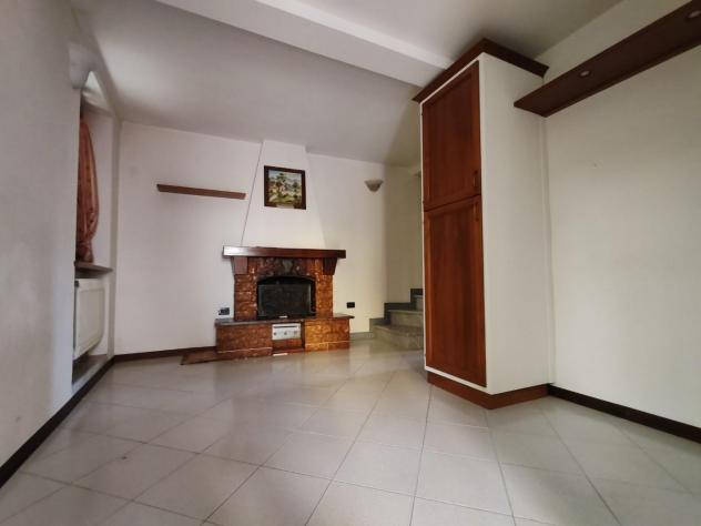 casa indipendente in vendita a Massa