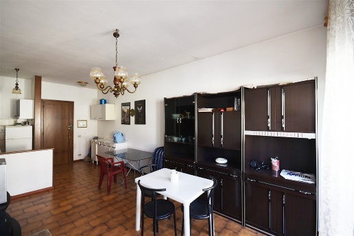 appartamento in vendita a Massa in zona Marina di Massa