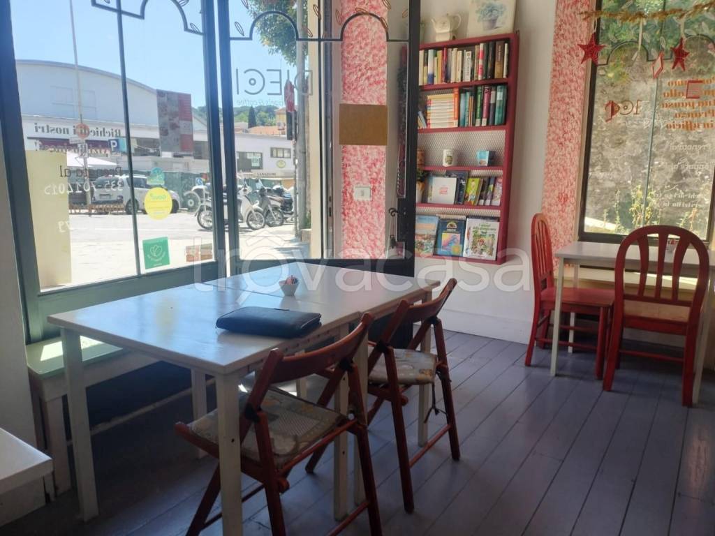 negozio in vendita a Massa in zona Centro Storico