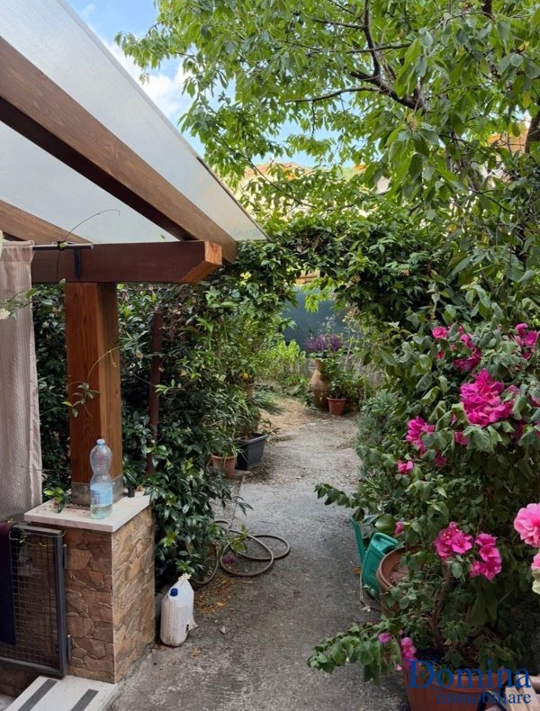 appartamento in vendita a Massa in zona Centro Storico