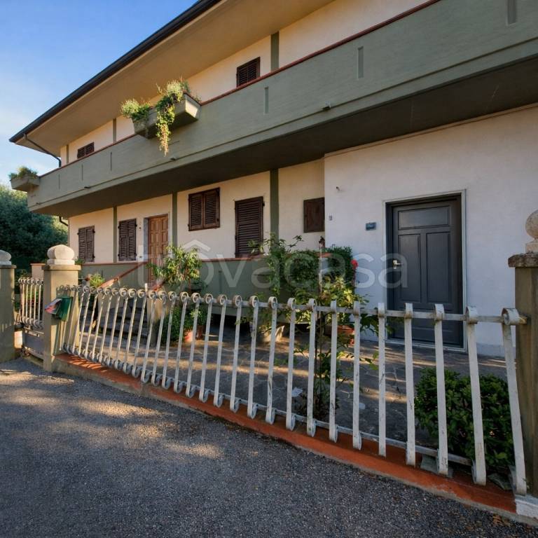 casa indipendente in vendita a Massa in zona Centro Storico