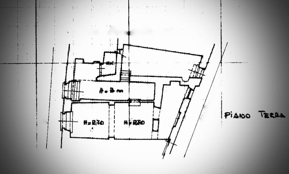 negozio in vendita a Massa in zona Centro Storico