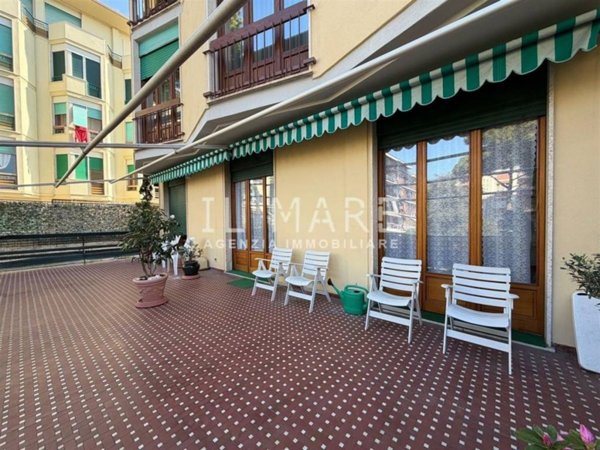 appartamento in vendita a Massa in zona Marina di Massa