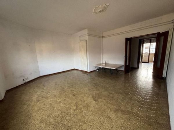 appartamento in vendita a Massa in zona Marina di Massa