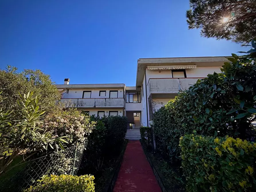 appartamento in vendita a Massa in zona Poveromo