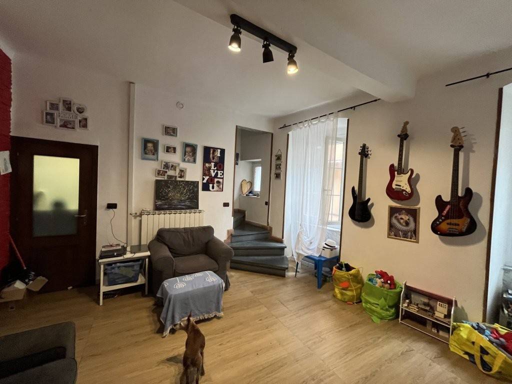 casa indipendente in vendita a Massa in zona Centro Storico