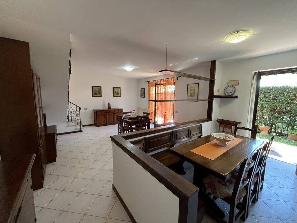 appartamento in vendita a Massa in zona Marina di Massa