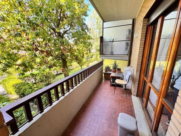 appartamento in vendita a Massa in zona Marina dei Ronchi