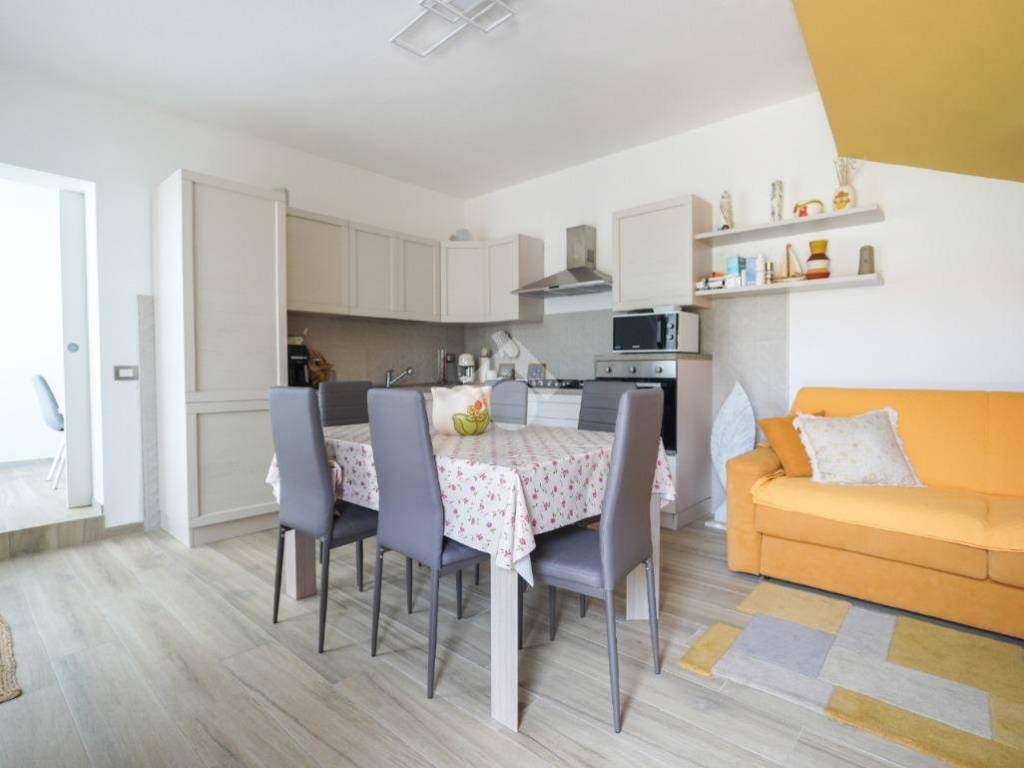 casa indipendente in vendita a Massa in zona Marina di Massa