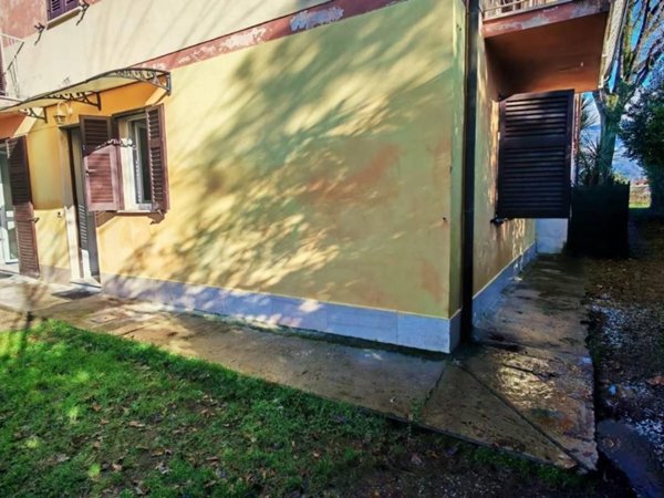appartamento in vendita a Massa in zona Poveromo