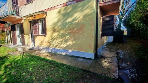 appartamento in vendita a Massa in zona Poveromo