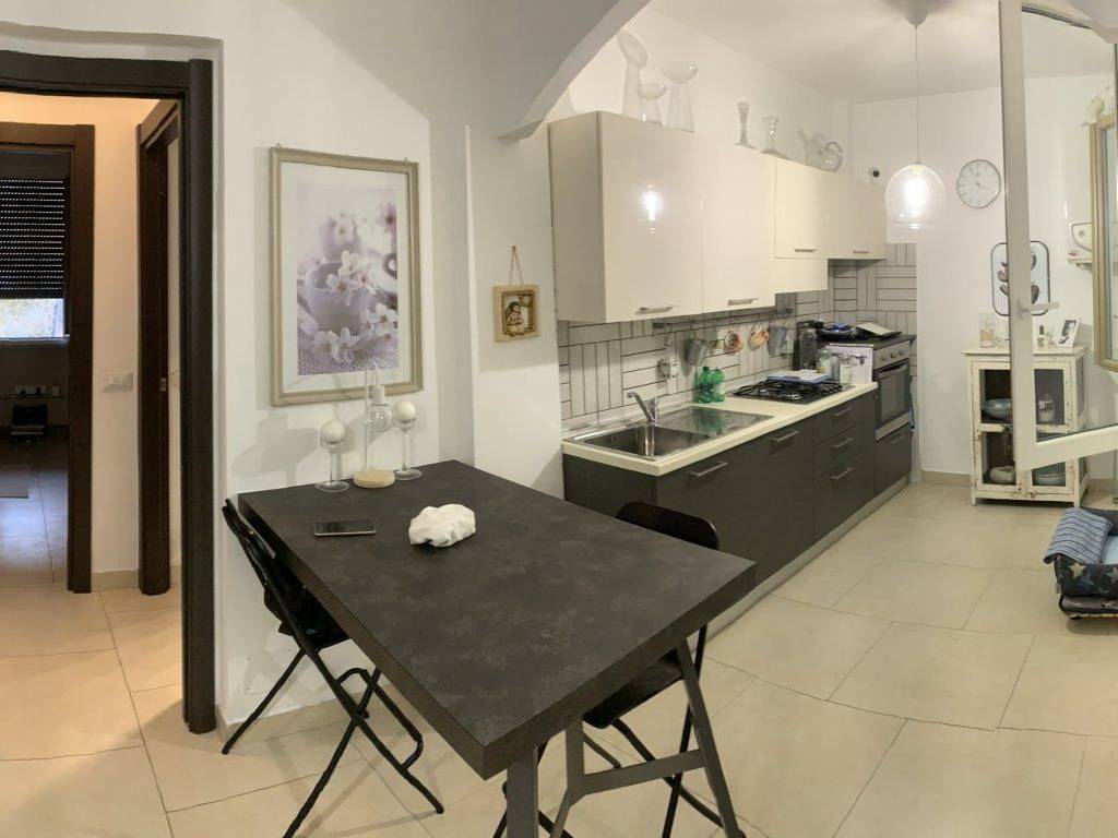 appartamento in vendita a Massa in zona Marina di Massa