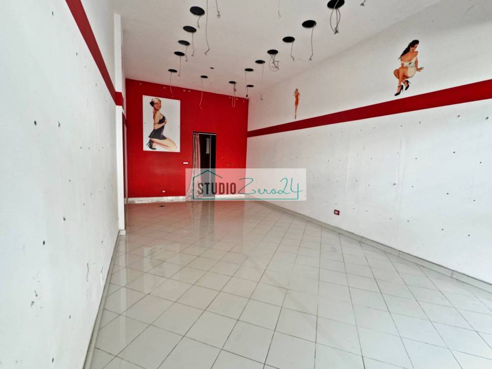 locale commerciale in vendita a Massa in zona Centro Storico