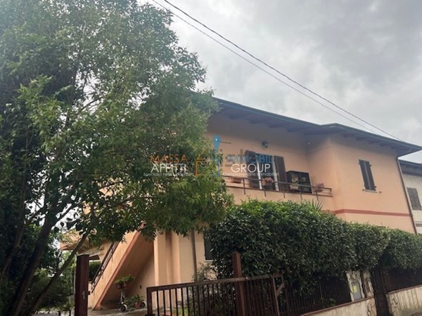 casa indipendente in vendita a Massa in zona Candia