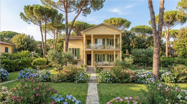 casa indipendente in vendita a Massa in zona Marina dei Ronchi