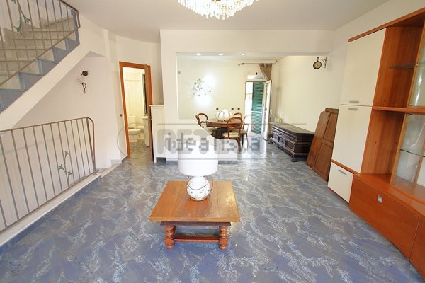 casa indipendente in vendita a Massa in zona Quercioli