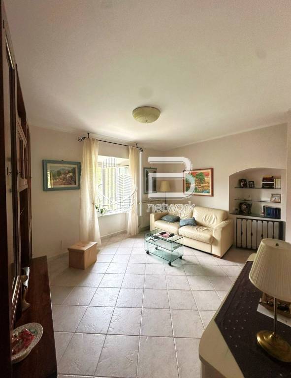 appartamento in vendita a Massa in zona Castagnola