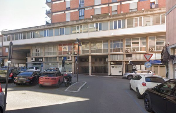 locale di sgombero in vendita a Massa in zona Centro Storico