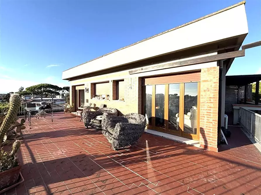 appartamento in vendita a Massa in zona Marina dei Ronchi