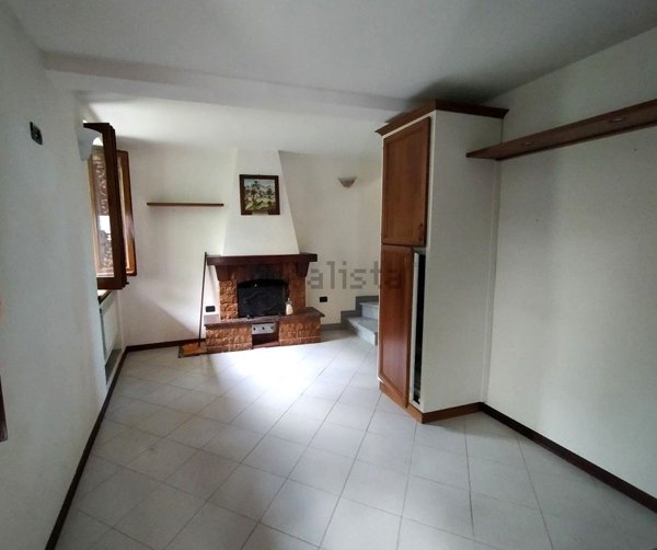 casa semindipendente in vendita a Massa