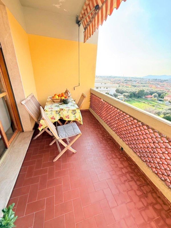 appartamento in vendita a Massa in zona Centro Storico