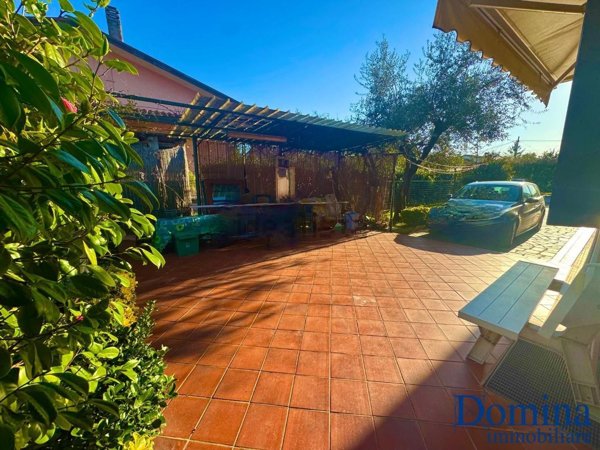 casa indipendente in vendita a Massa in zona Romagnano