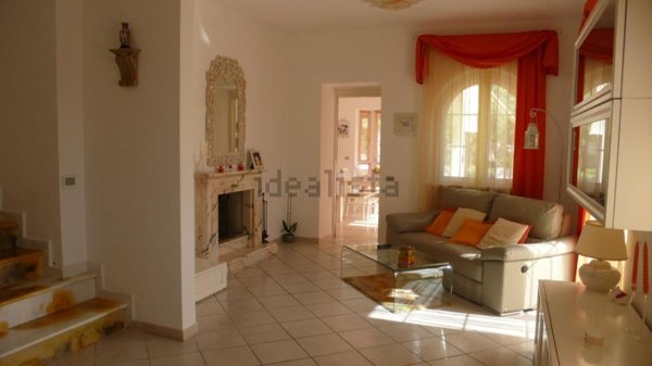 casa indipendente in vendita a Massa in zona Centro Storico