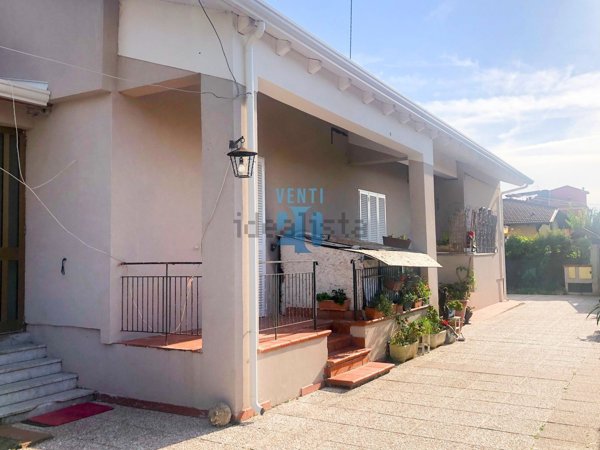 casa indipendente in vendita a Massa in zona Centro Storico