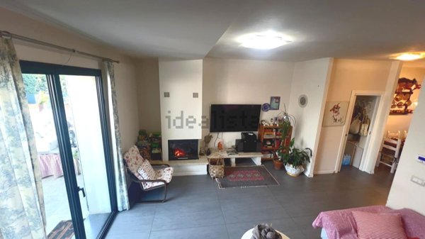 casa indipendente in vendita a Massa