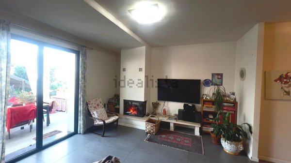 casa indipendente in vendita a Massa